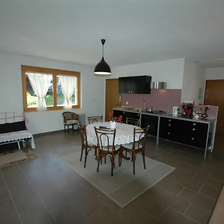 아파트 Apartment In Blatten With Mountain Views Open Kitchen Blatten (Lotschen)