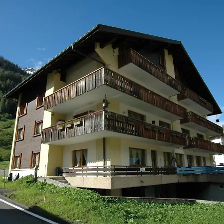 아파트 Apartment In Blatten With Mountain Views Open Kitchen *